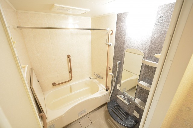 ヴェラハイツ浜町　浴室