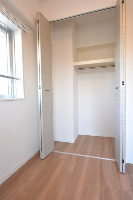 目黒グレース　4.1帖洋室収納