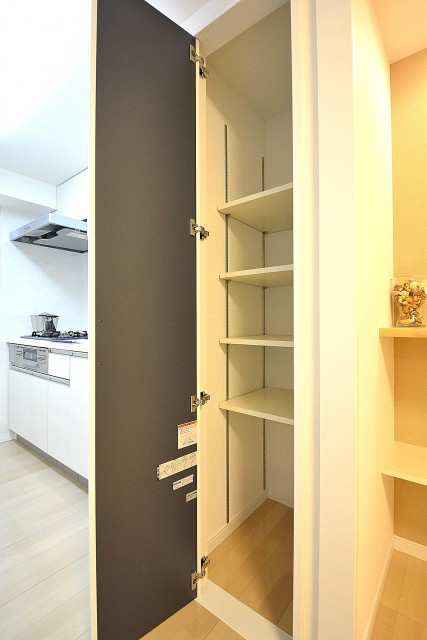 トーカンマンション元代々木　キッチン収納