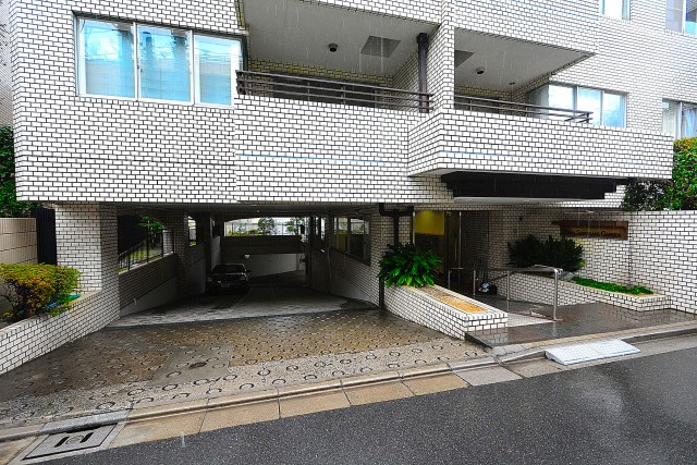 ロイヤル白金ガーデン　エントランス