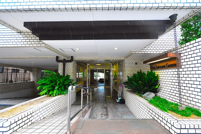 ロイヤル白金ガーデン　エントランス