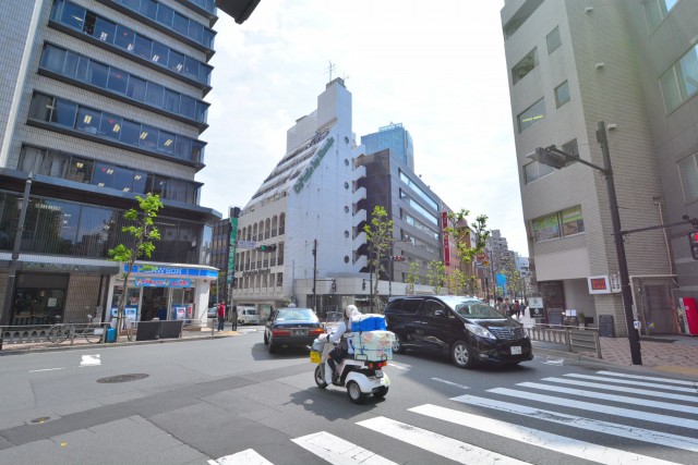 ストークビル赤坂　交差点