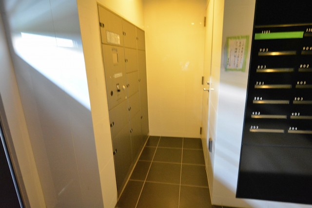 プレミアムキューブ三田　宅配ボックス