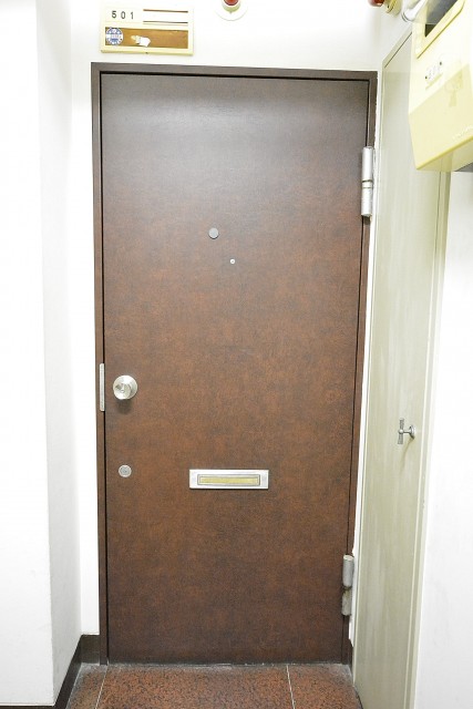 ライオンズマンション神楽坂　玄関扉