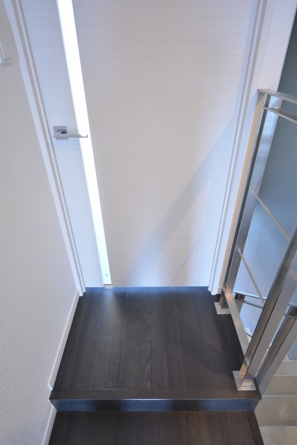 プレミアムキューブ三田　ベットルーム扉