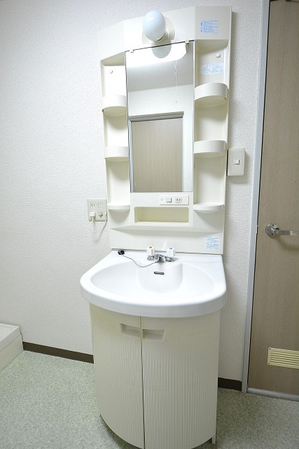 秀和幡ヶ谷レジデンス　洗面台