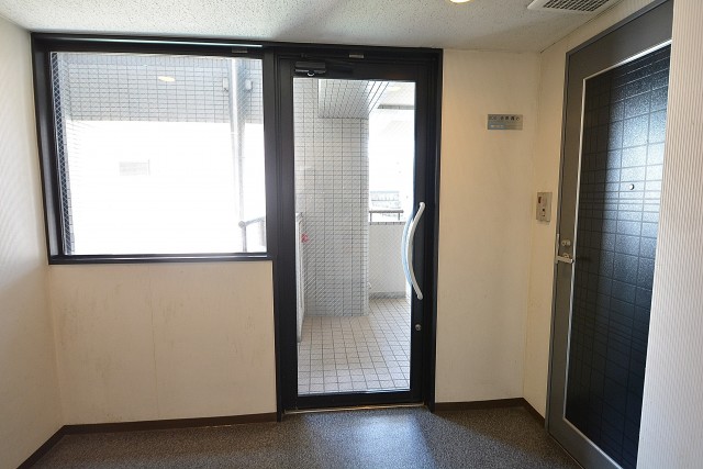 日本橋浜町公園グランドハイツ　共用廊下