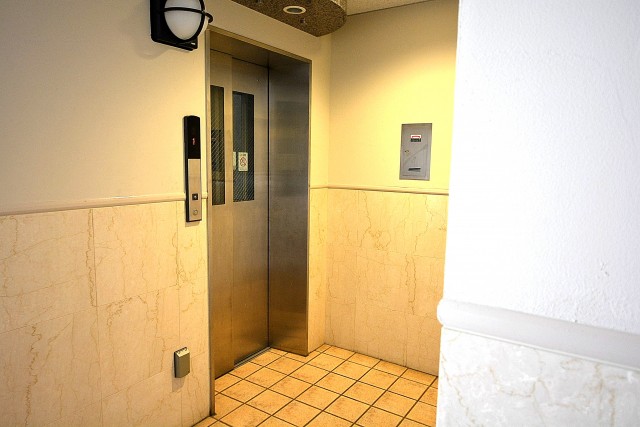 クリオ砧公園1番館　エレベーターホール