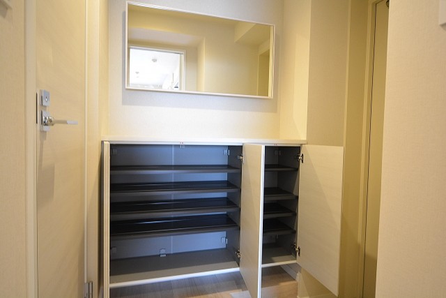 日本橋浜町公園グランドハイツ　下足入