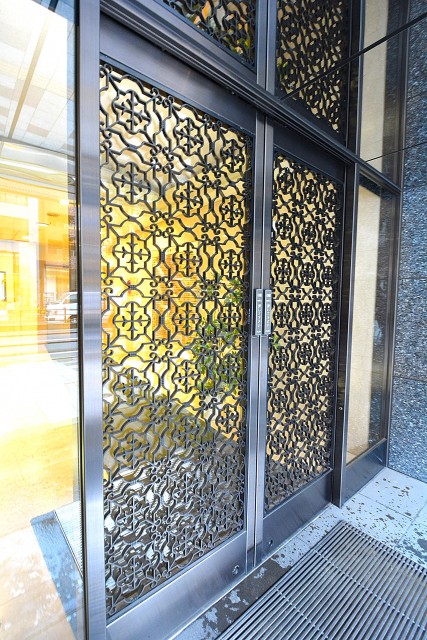 ローレル三田　エントランスドア