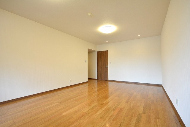 17帖のマスターベッドルーム