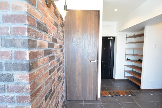 成城エコーハイツ　洗面室トビラ