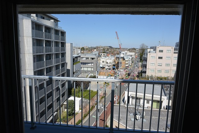 成城エコーハイツ　洗濯機置場の窓