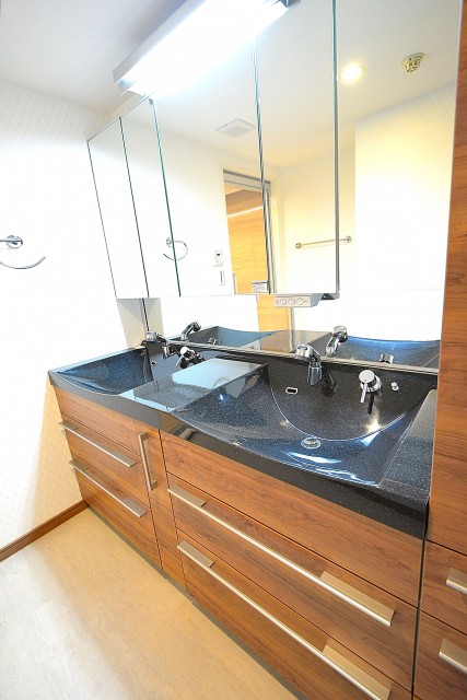 サニタリールーム　洗面台