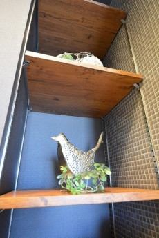成城エコーハイツ　洗面化粧台横の棚