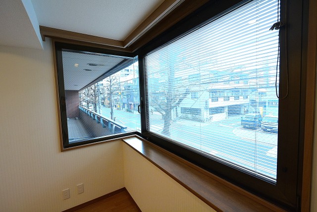 7.4帖のベッドルーム　窓際