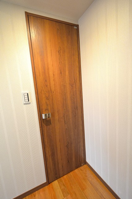 パントリードア