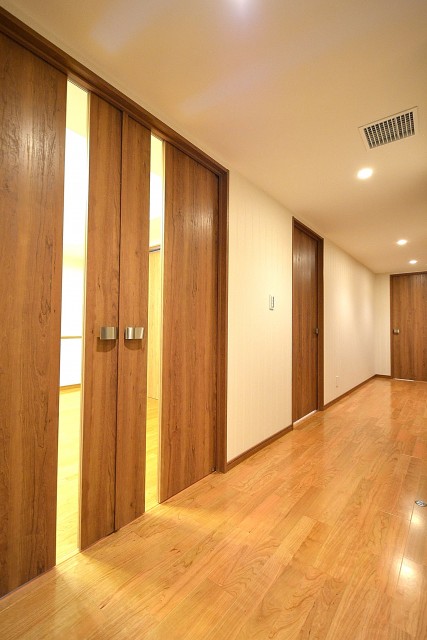 ＬＤＫ側の廊下