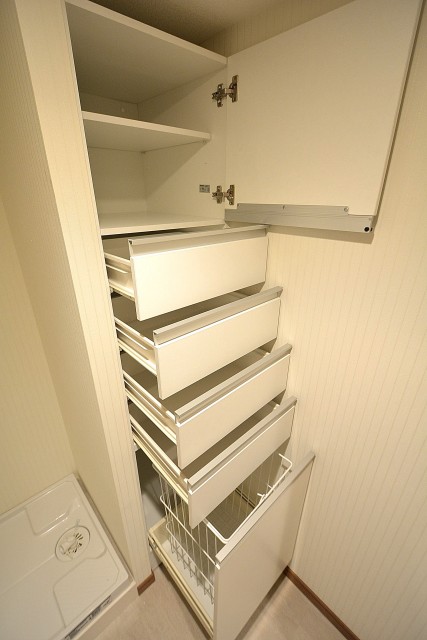 ランドリールーム収納