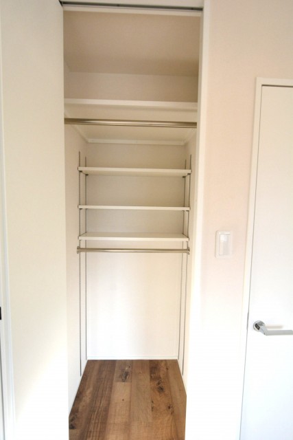 メナー代田　洋室約5.01帖収納703