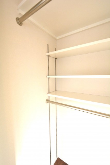 メナー代田　洋室約5.01帖収納703