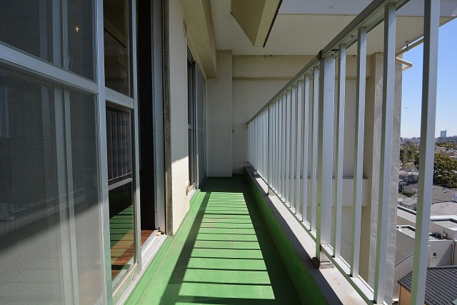 成城エコーハイツ　南向きルーフバルコニー