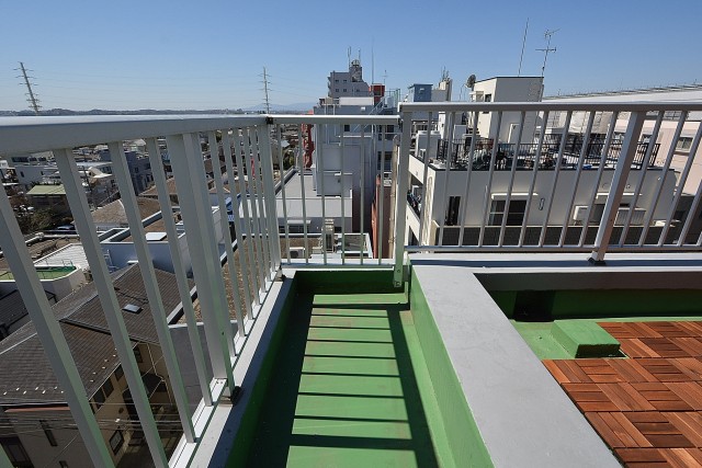 成城エコーハイツ　南向きルーフバルコニー