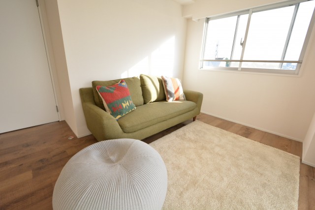 メナー代田　リビングダイニング703