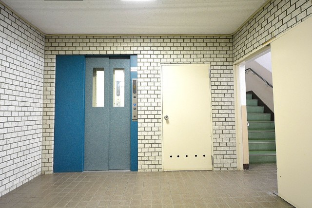 成城エコーハイツ　エレベーター