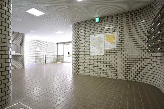 成城エコーハイツ　エントランスホール