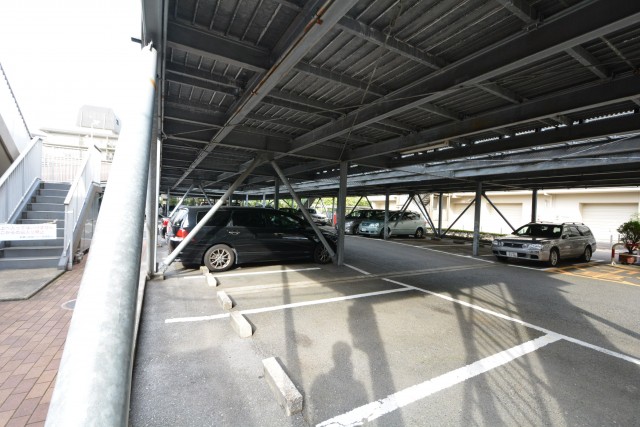 多摩川芙蓉ハイツ　駐車場