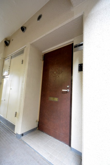 多摩川芙蓉ハイツ　玄関前