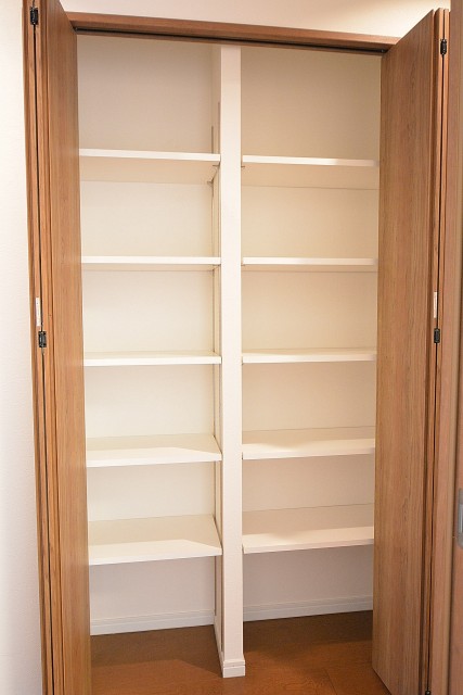 大森西サンハイツ　廊下収納