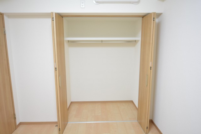 多摩川芙蓉ハイツ　洋室約6.4帖収納