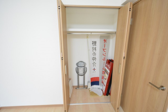 多摩川芙蓉ハイツ　洋室約6帖収納