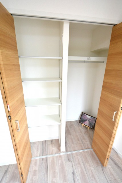 ハイネス文京本駒込　洋室収納