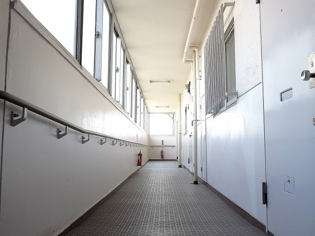 上馬ハイホーム　共用廊下