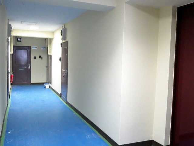 マンション高田馬場　共用廊下
