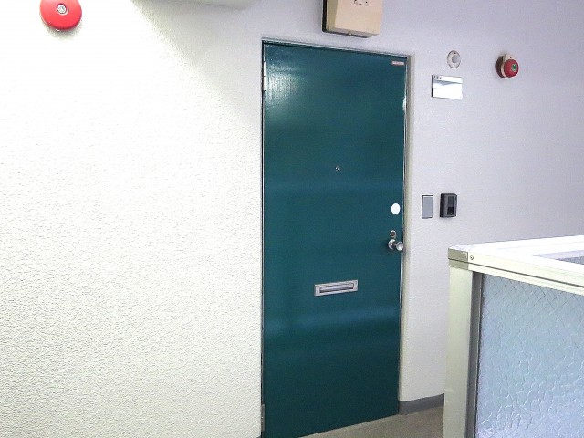 ニューライフ西早稲田　玄関扉