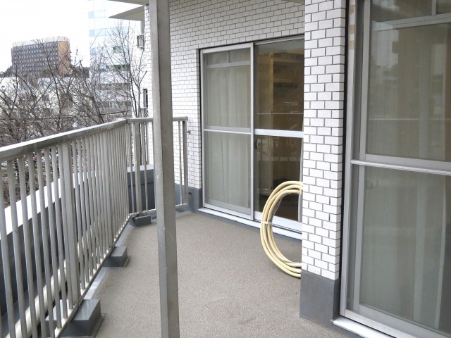 ニューライフ西早稲田　バルコニー