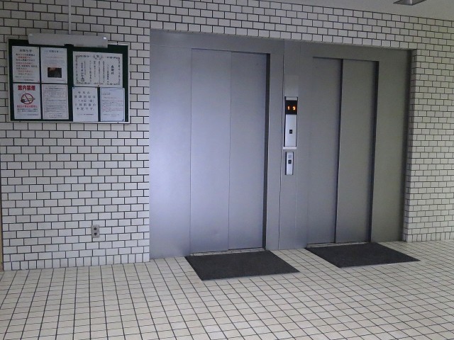 ニューライフ西早稲田　エレベーターホール