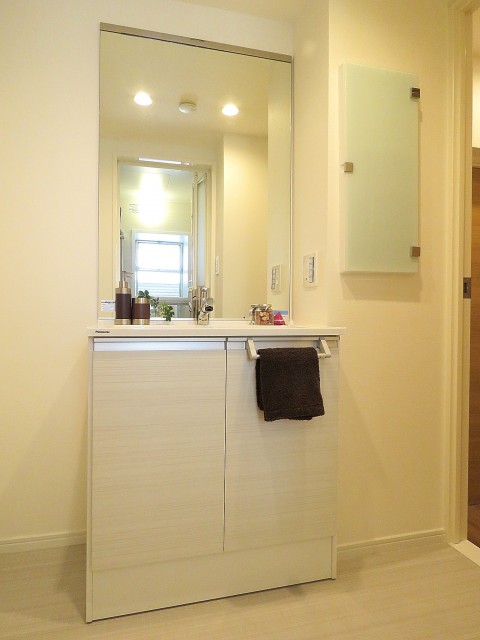 大森駅前住宅　洗面化粧台