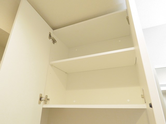 マンション南目黒苑　吊戸棚