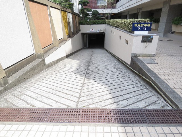 マンション南目黒苑　駐車場