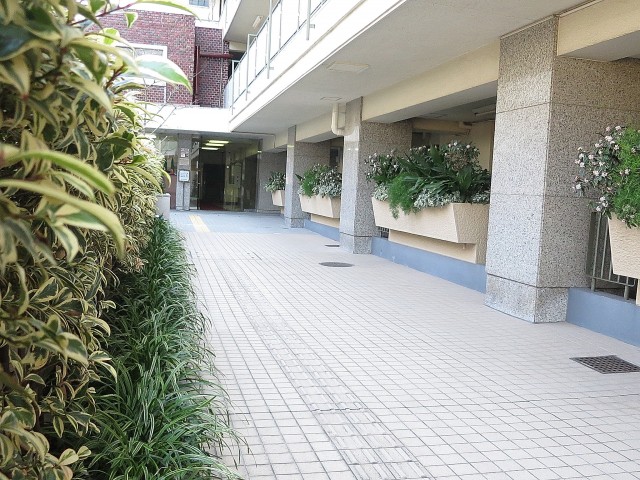 マンション南目黒苑　アプローチ