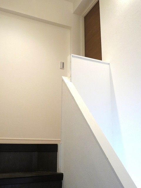 ハヤマビル　階段