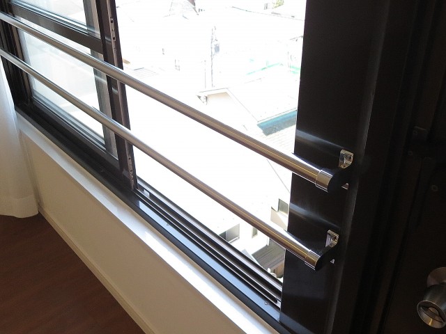 ハヤマビル　洋室6.5帖　落下防止