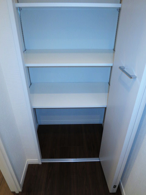 玄関には人感センサー、フットライト