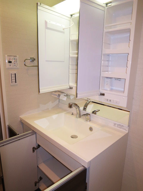 使い勝手良さそうな洗面化粧台