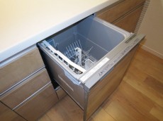 カウンター付のシステムキッチン